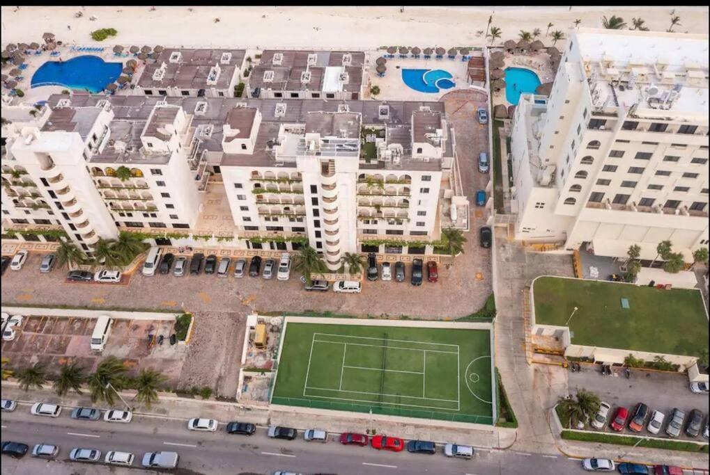 Amazing Beachfront Apartment كانكون المظهر الخارجي الصورة