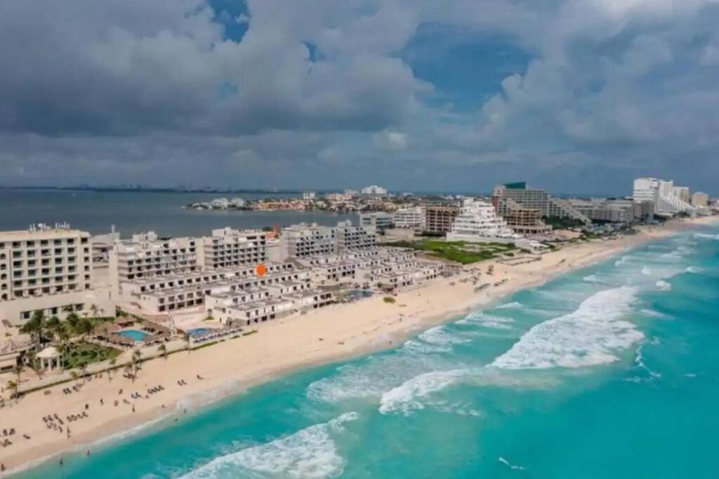 Amazing Beachfront Apartment كانكون المظهر الخارجي الصورة