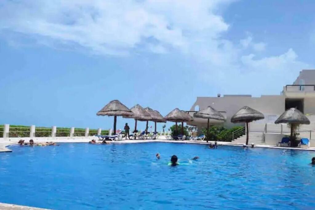 Amazing Beachfront Apartment كانكون المظهر الخارجي الصورة